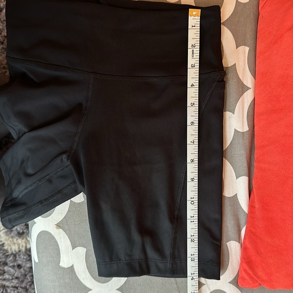 Like new Nike shorts - Picture 7 of 8